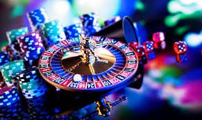မြန်မာ ကစားသမားများ 7777 game Slots ကစားနေသည့် မြင်ကွင်း